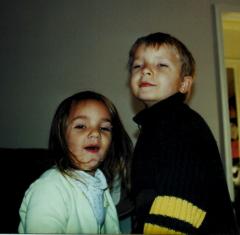 thumbs/EmmonAndAllashaChillin2001.jpg.jpg