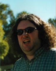 thumbs/RobGrimacingLA2000.jpg.jpg