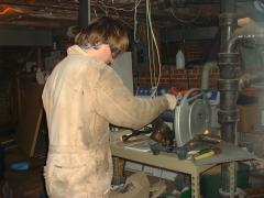 thumbs/CuttingRearStrut1.JPG.jpg