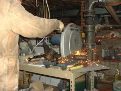 thumbs/CuttingRearStrut2.JPG.jpg